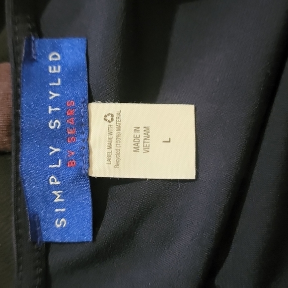 NWOT Simply Styled by Sears Shoulder Cut Out Blouse with Gold Toned Accent Bars - Picture 6 of 6